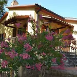 Freistehendes Haus Mit Garten Zur Alleinigen Nutzung By Interhome בית נופש אומברטידה